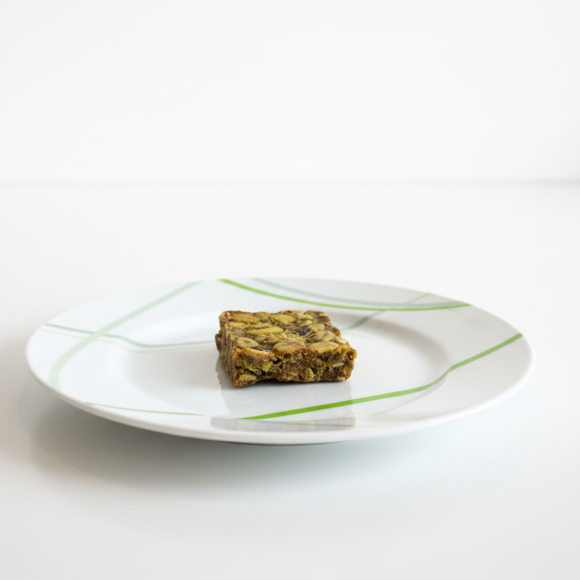 THIS IS SALAD ケールとフルーツの板グラノーラ 80g